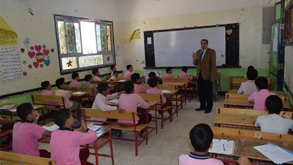 طلاب النقل بالمرحلتين الابتدائية والإعدادية يواصلون امتحانات نهاية العام بجنوب سيناء اليوم