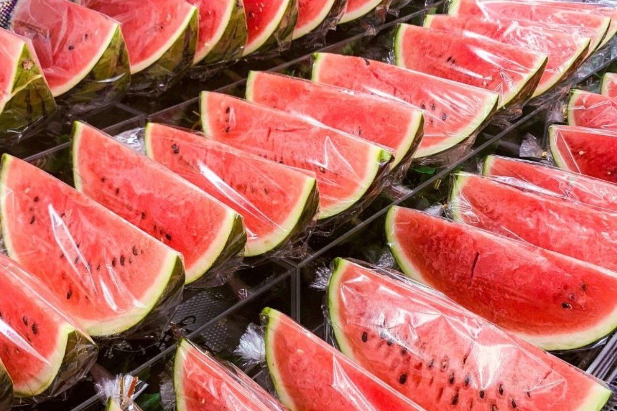 تحذير صحي: فئات يجب أن تتجنب تناول البطيخ لهذه الأسباب