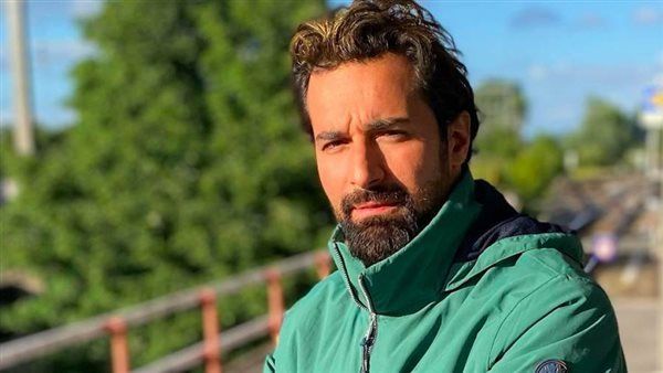 من بينهم المنبر وحدوتة الأيام الباقية.. أحمد حاتم في السينما بأكثر من وجه