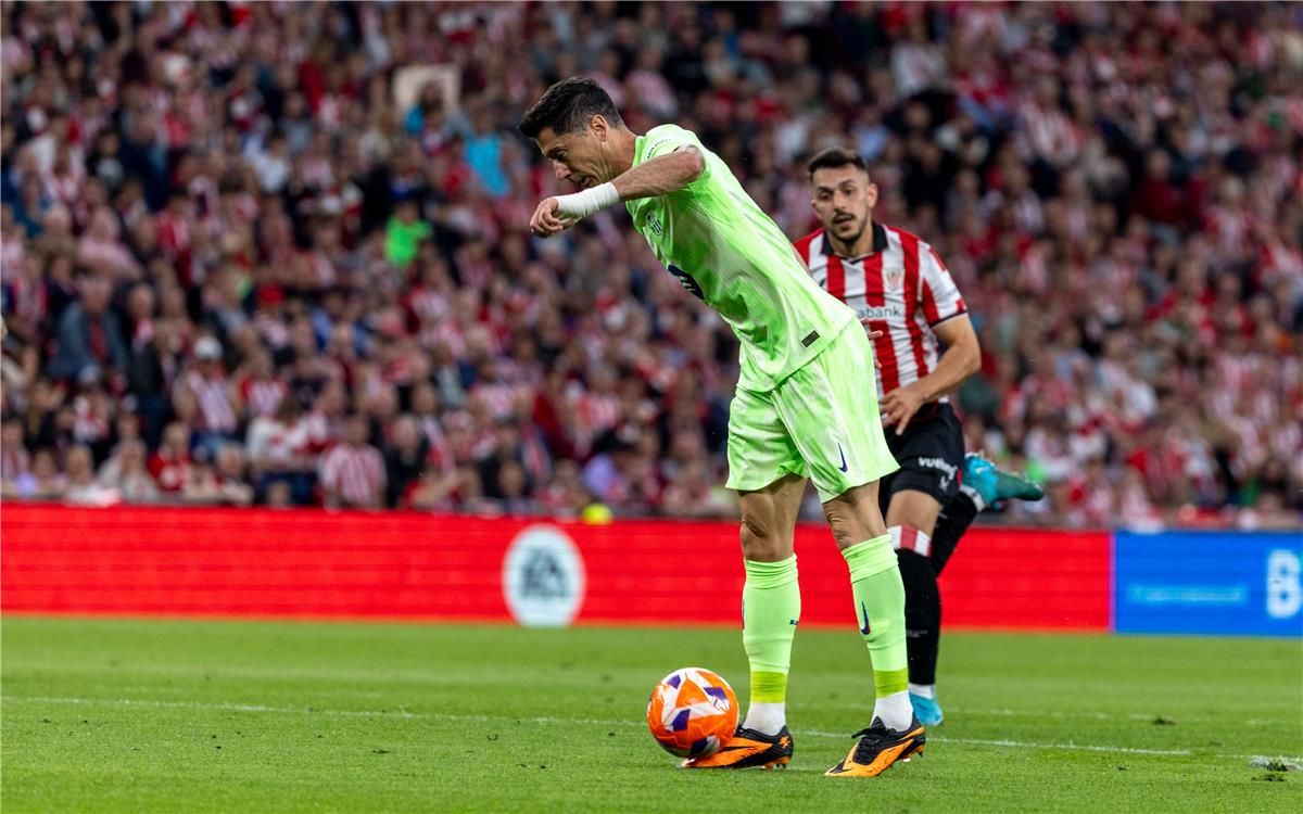 فيديو | في 3 دقائق.. ليفاندوفسكي يسجل هدفين لـ برشلونة أمام أتلتيك بلباو