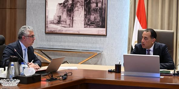 مدبولي يتابع مع رئيس اقتصادية قناة السويس تطورات المشروعات…