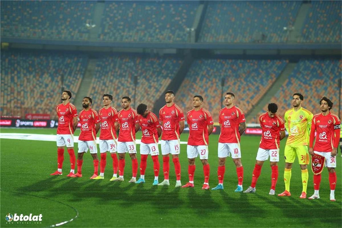 محمد عمارة: الأهلي وضع “قنبلة” في غرفة الملابس.. وأعتذر لهذا اللاعب