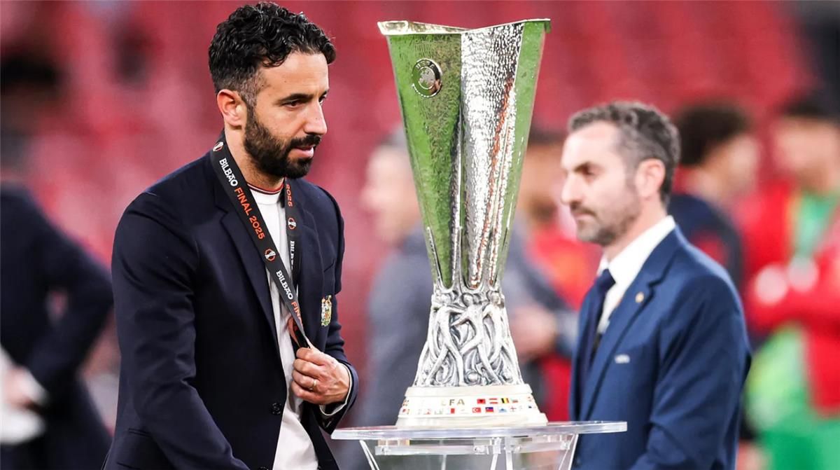 أموريم يُهين لاعب مانشستر يونايتد أمام زملائه: ادعُ الله أن تجد ناديًا يوقع معك