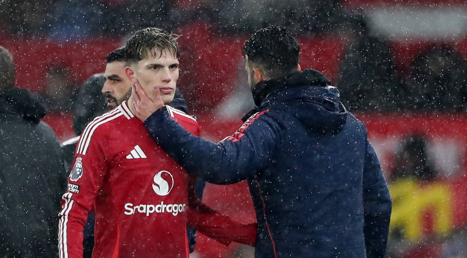 أموريم يوبّخ غارناتشو: عليك بالدعاء حتى تجد نادياً يضمك