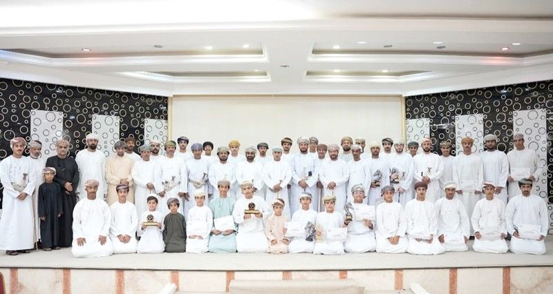 لجنة الفروسية بولاية شناص تحتفل بتكريم الفرسان والملاك