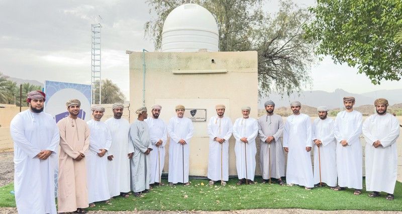 وضع حجر الأساس لتعشيب ملعب فريق الكور ببهلاء