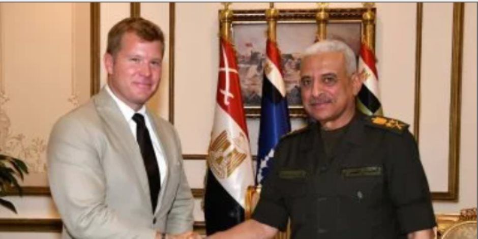 وزير الدفاع يلتقى عضو لجنة الخدمات المسلحة بمجلس الشيوخ الأمريكى