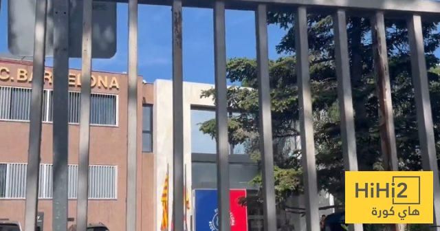 صور.. لامين يتأخر عن جلسة تمديد عقده والصحافة تترقب