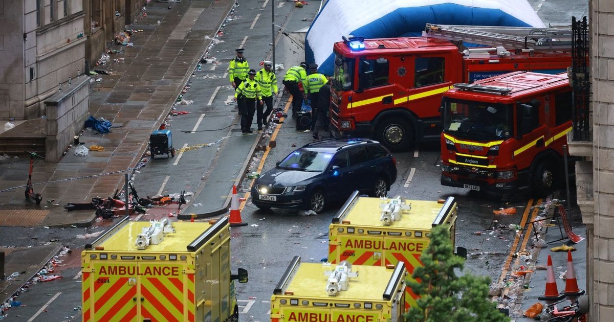 4 إصابات “حرجة للغاية” بعد واقعة دهس خلال احتفالات ليفربول