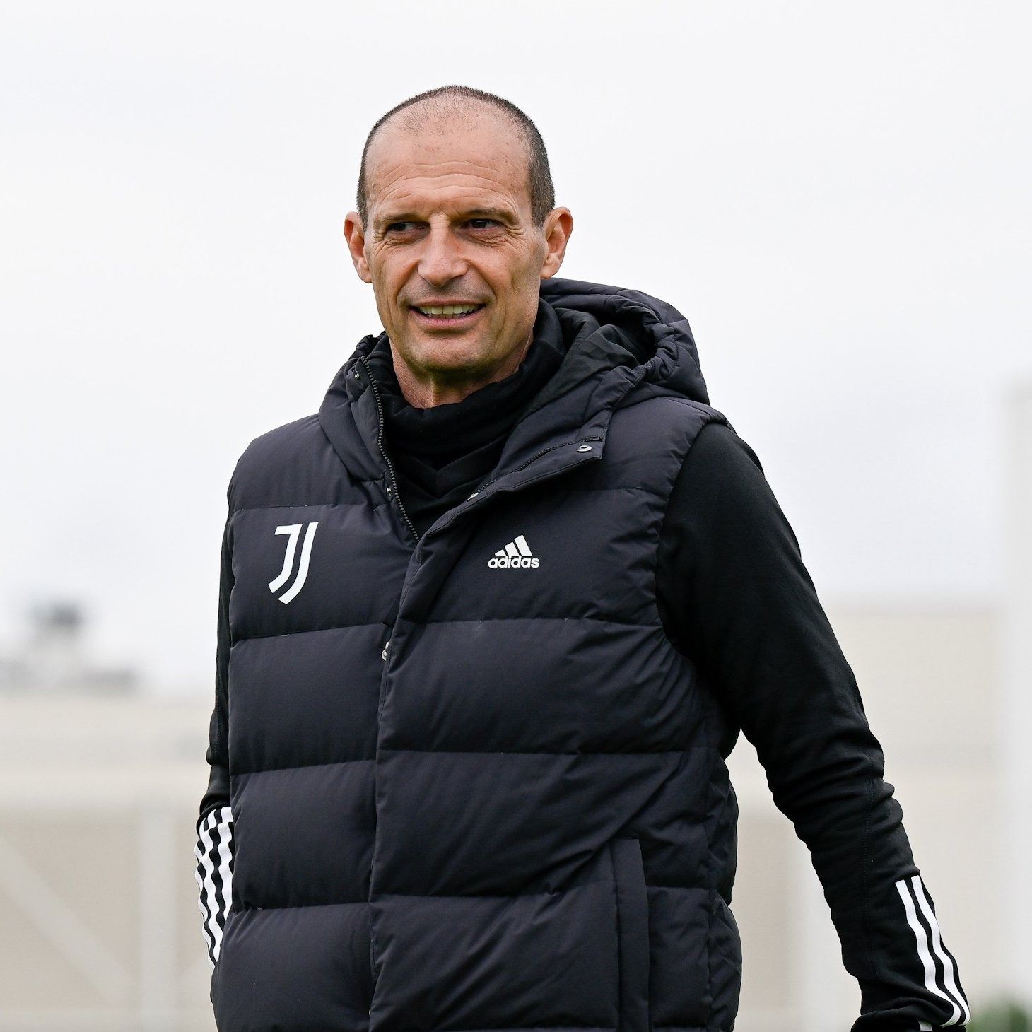 ميلان يُكثّف اتصالاته بأليغري بعد فشله مع إيتاليانو