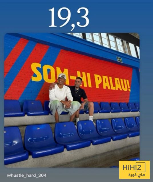 صورة.. والد لامين يثير غضب جماهير برشلونة