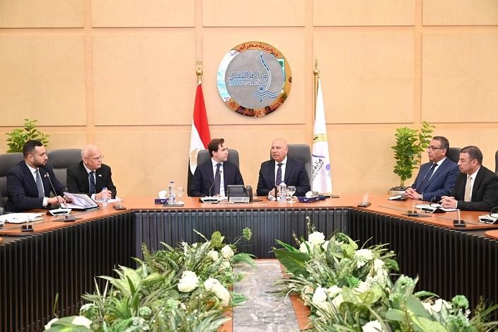 النقل تبحث التوسع في توطين صناعات الأتوبيسات الكهربائية مع…