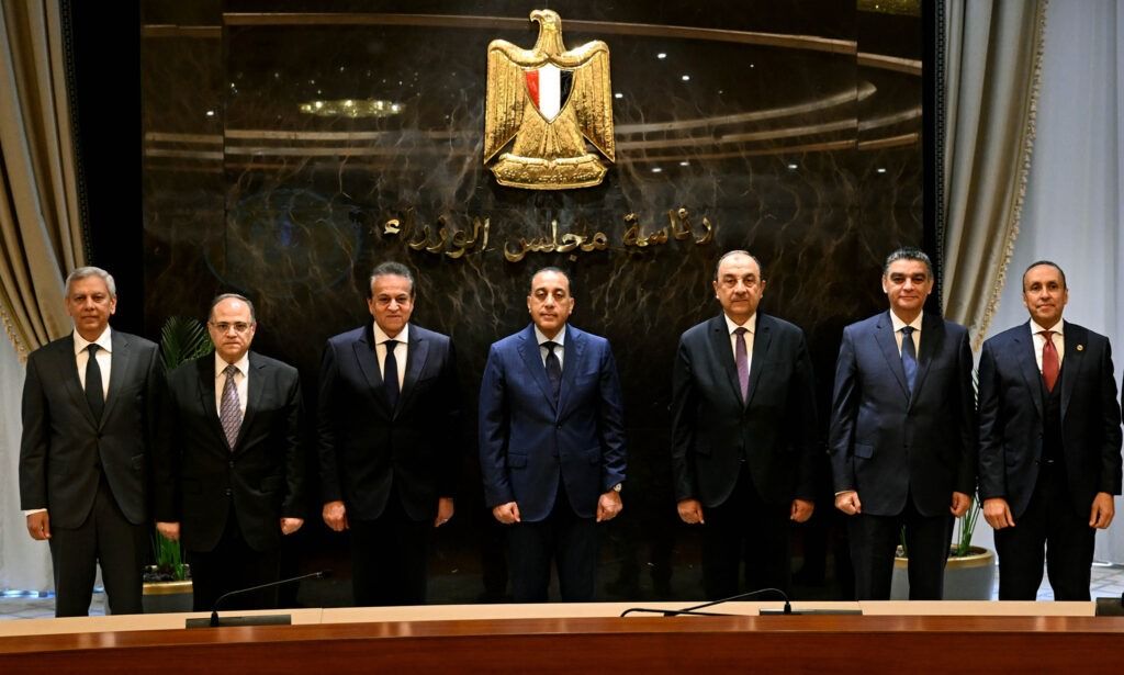 شراكة مصرية أمريكية لتصنيع وتصدير منتجات القابضة للأدوية…