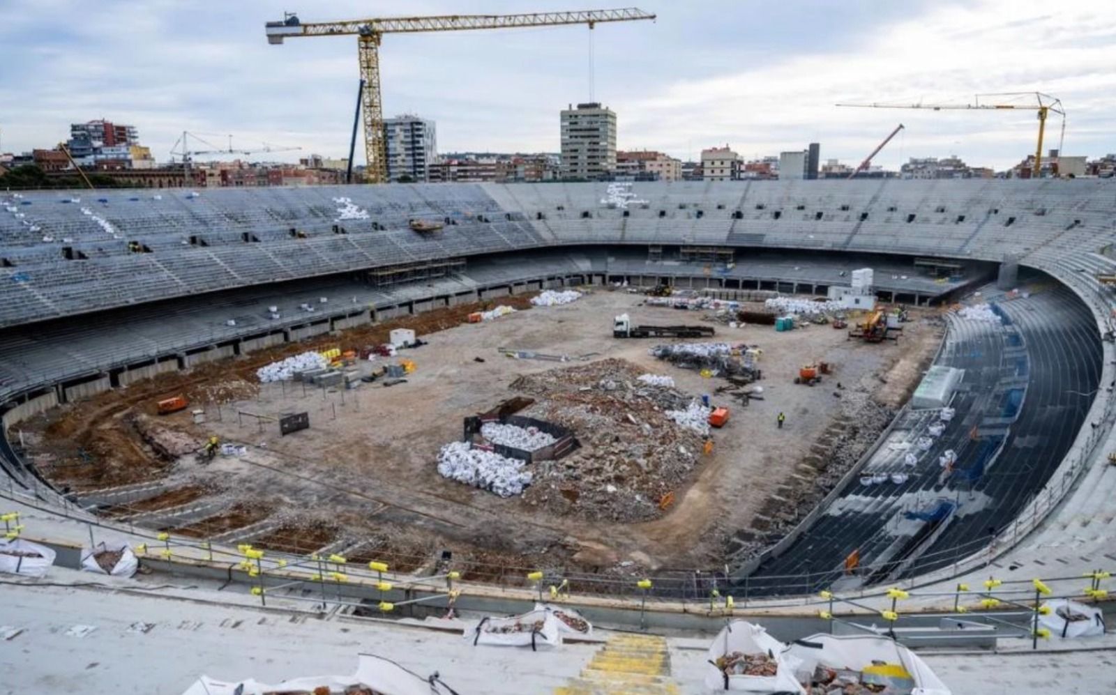 اتفرج.. صور المراحل الأخيرة لتجديد ملعب كامب نو قبل افتتاحه