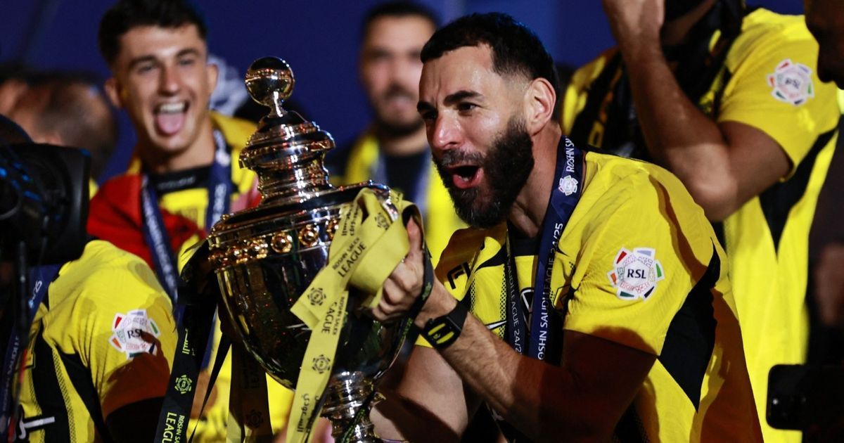 متفوقا على رونالدو.. كريم بنزيما أفضل لاعب في الدوري السعودي