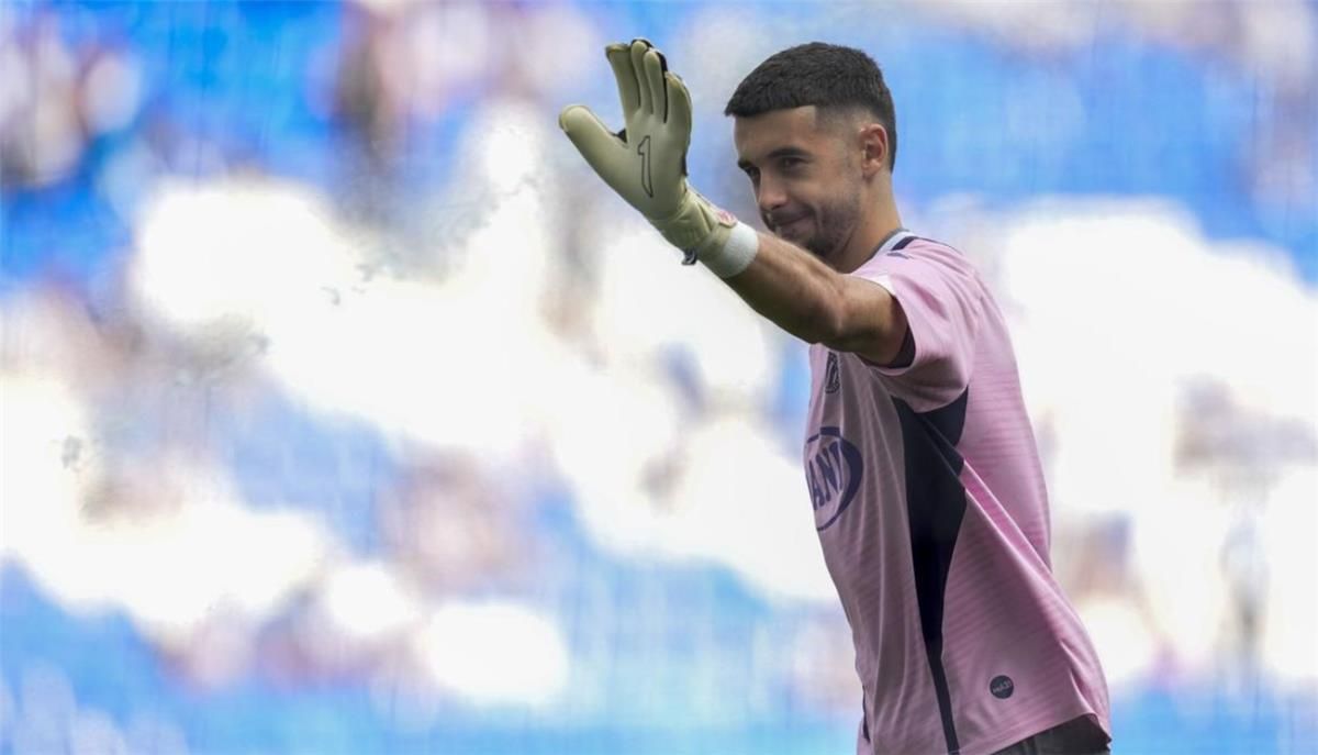 بعد اجتماع 3 ساعات.. موقف برشلونة من التعاقد مع حارس إسبانيول