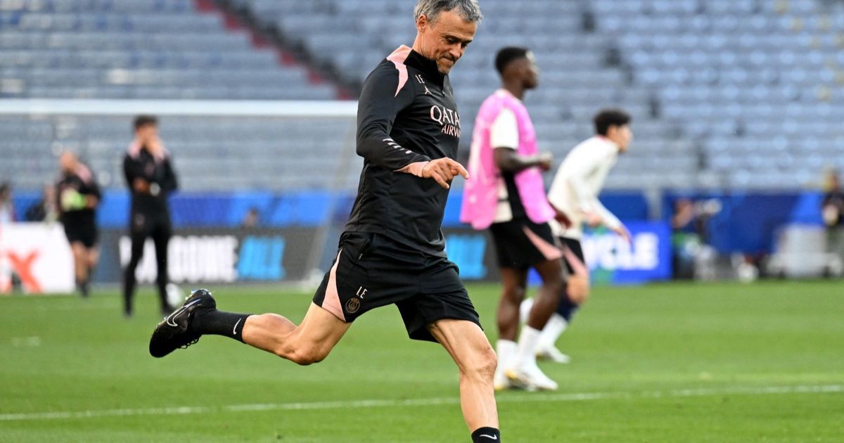 إنريكي: أريد دخول تاريخ باريس وديمبلي أفضل لاعب بالموسم