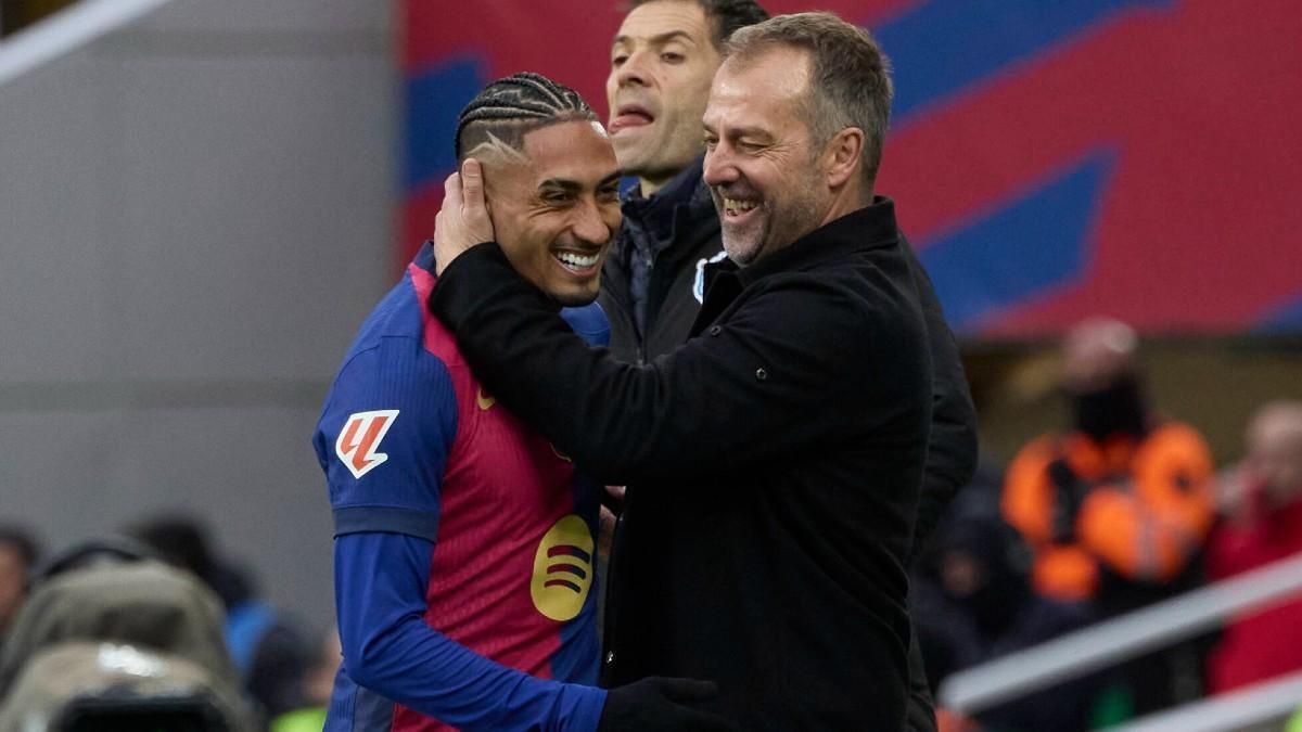 “مسيرتي الكروية تغيرت بسببها”.. رافينيا يوضح سر تألقه مع برشلونة تحت قيادة فليك