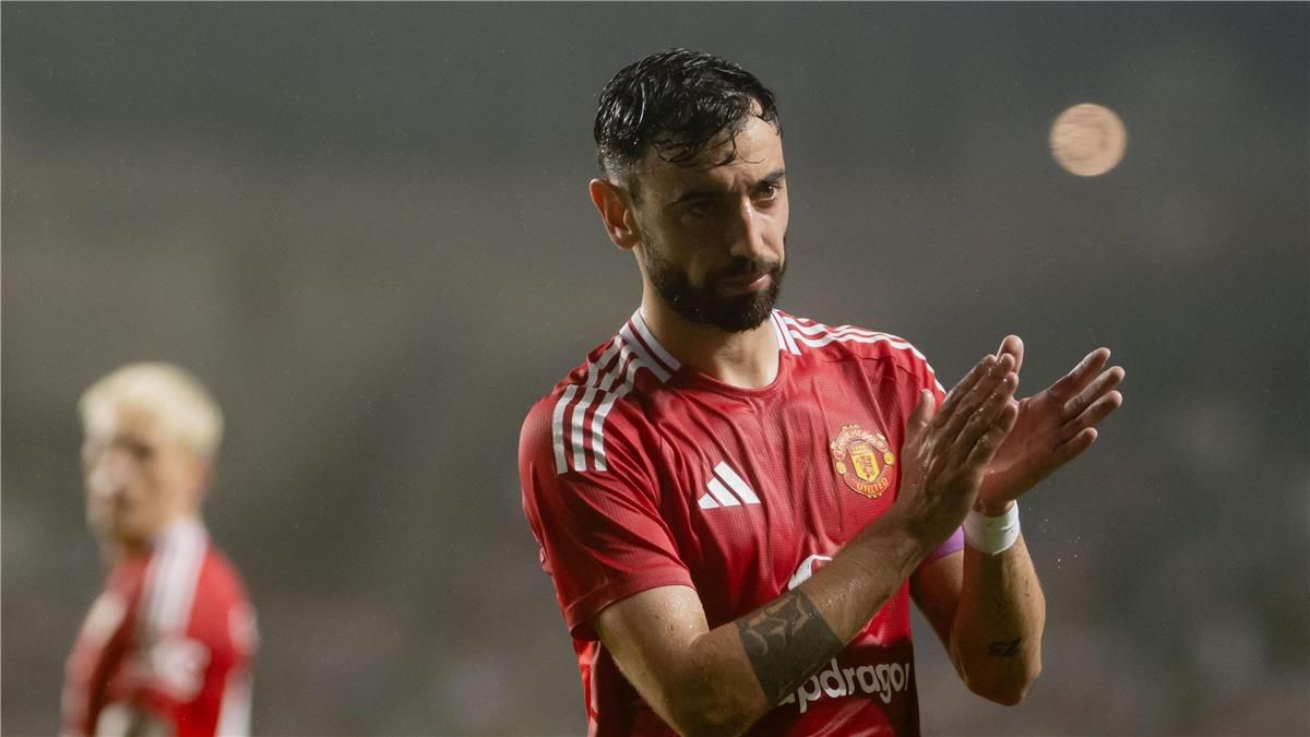 بـ رسالة غريبة.. برونو فرنانديز يثير حيرة جمهور مانشستر يونايتد بعد عرض الهلال