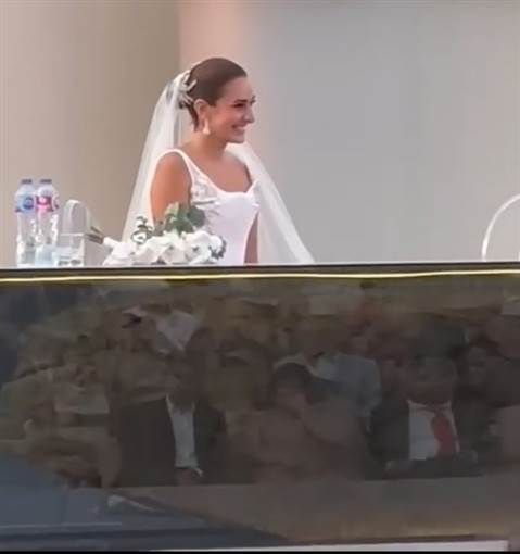 اللقطات الأولى من عقد قران أمينة خليل والمصور أحمد زعتر