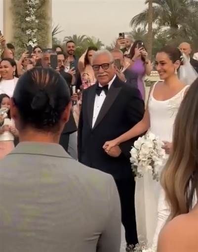 اللقطات الأولى من عقد قران أمينة خليل والمصور أحمد زعتر