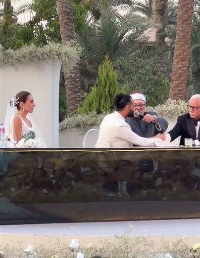 اللقطات الأولى من عقد قران أمينة خليل والمصور أحمد زعتر
