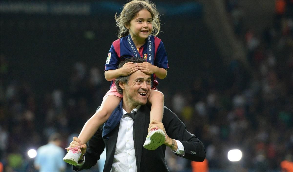 فيديو | تخليدًا لطفلته الراحلة.. لفتة مؤثرة من جماهير باريس سان جيرمان لـ إنريكي