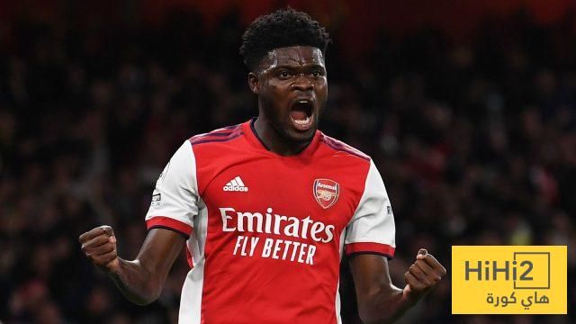 برشلونة يفاوض صفقة مجانية لتعزيز خط الوسط