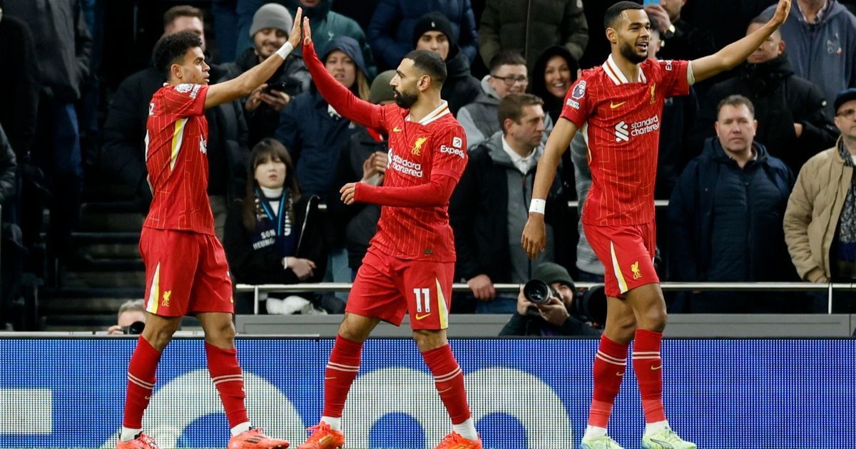 “نجم ليفربول” قربان النصر لتجديد تعاقد كريستيانو رونالدو