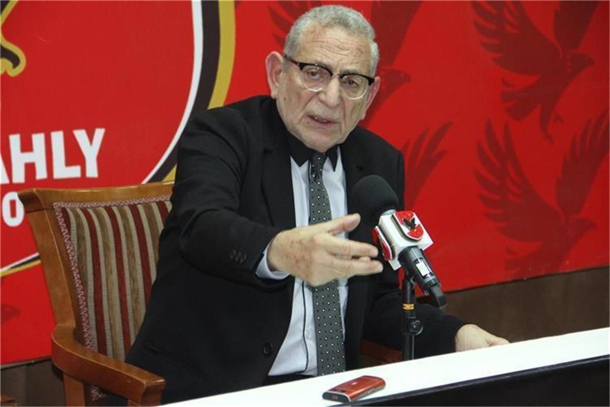 مستشهدًا بـ الخطيب وأبو تريكة.. عدلي القيعي يكشف أسباب رحيل علي معلول عن الأهلي