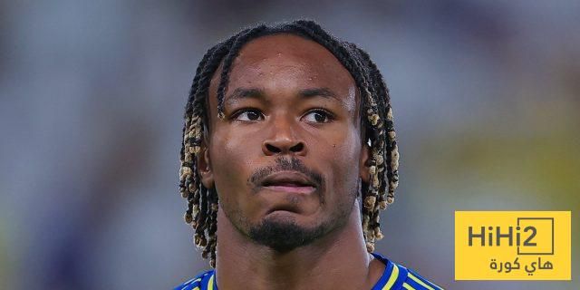 سيماكان يوقع للنصر حتى 2029