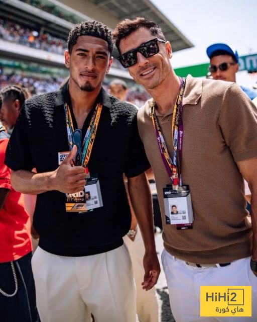 صورة: لقاء ودي بين نجمي الغريمين في برشلونة