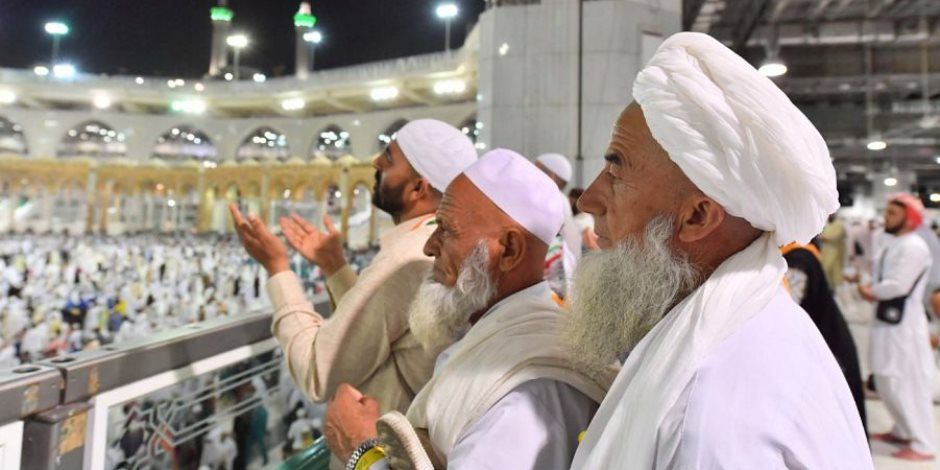 رئيس بعثة حج الجمعيات الأهلية يراجع خطة تصعيد الحجاج إلى عرفات غدًا