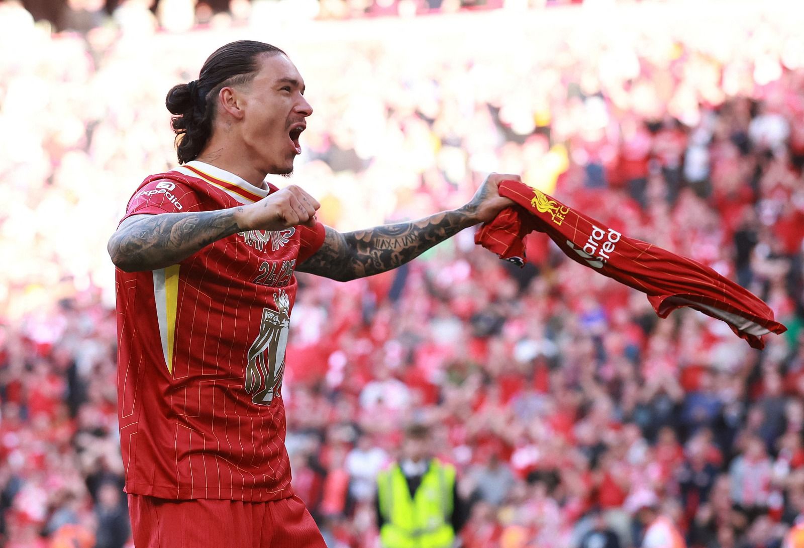 قرار ذكي يعفي ليفربول من تسديد 13 مليون إسترليني لبنفيكا