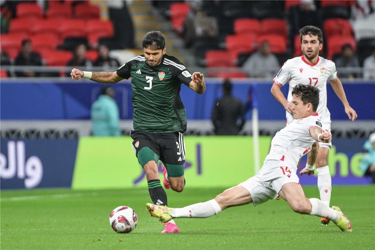 منتخب الإمارات يسقط في فخ التعادل أمام أوزبكستان بـ تصفيات كأس العالم