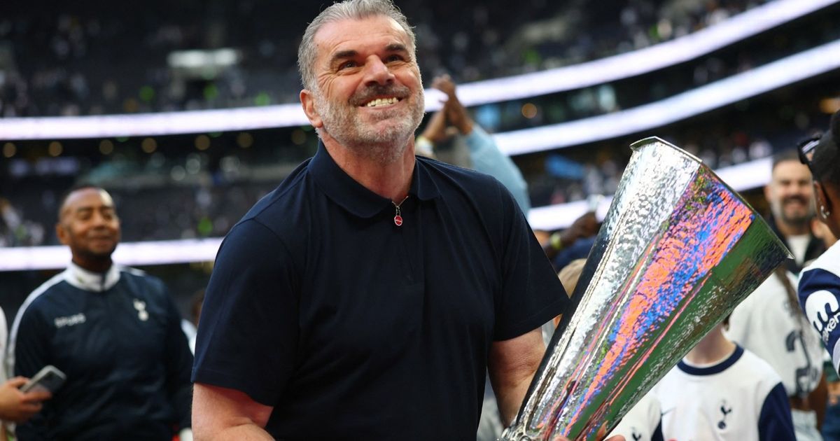 رغم الفوز بالدوري الأوروبي.. توتنهام يقيل مدربه بوستيكوغلو