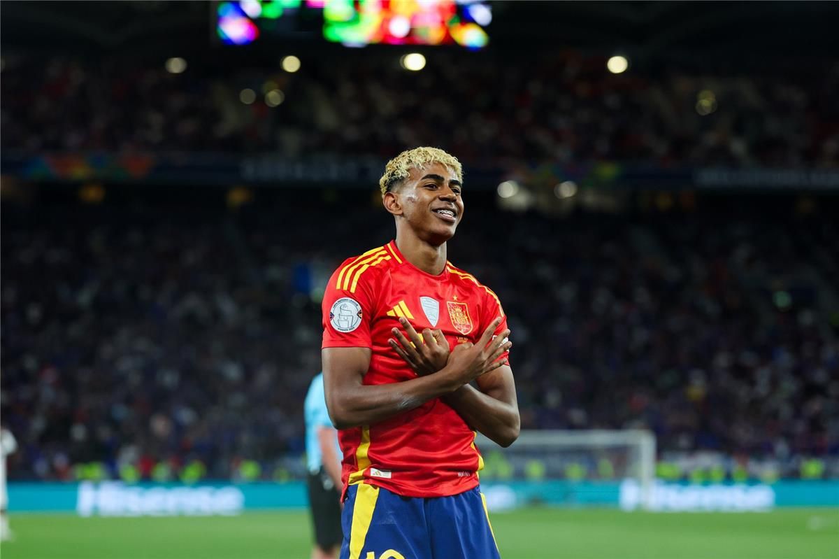 لامين يامال: الكرة الذهبية؟ سأجيب على السؤال كما أقول دائمًا لـ أمي