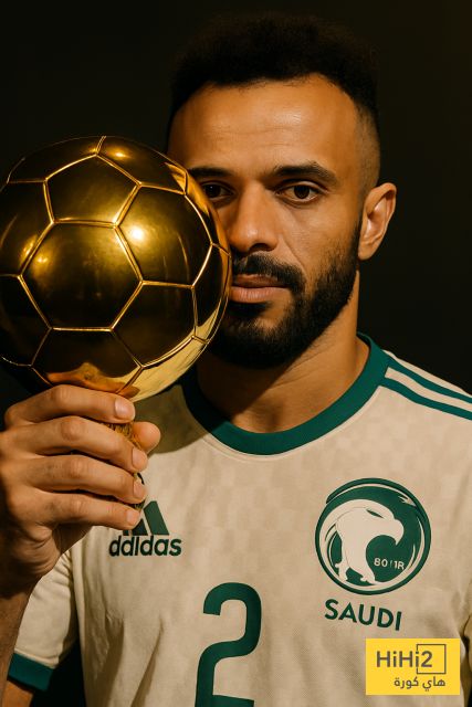 صورة : لاعب الهلال يطالب بالكرة الذهبية لعلي مجرشي!