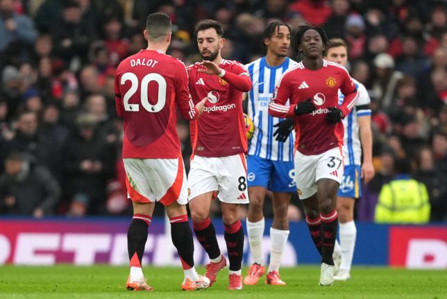 مدير مانشستر يونايتد يوجه تحذيرًا إلى روبن أموريم