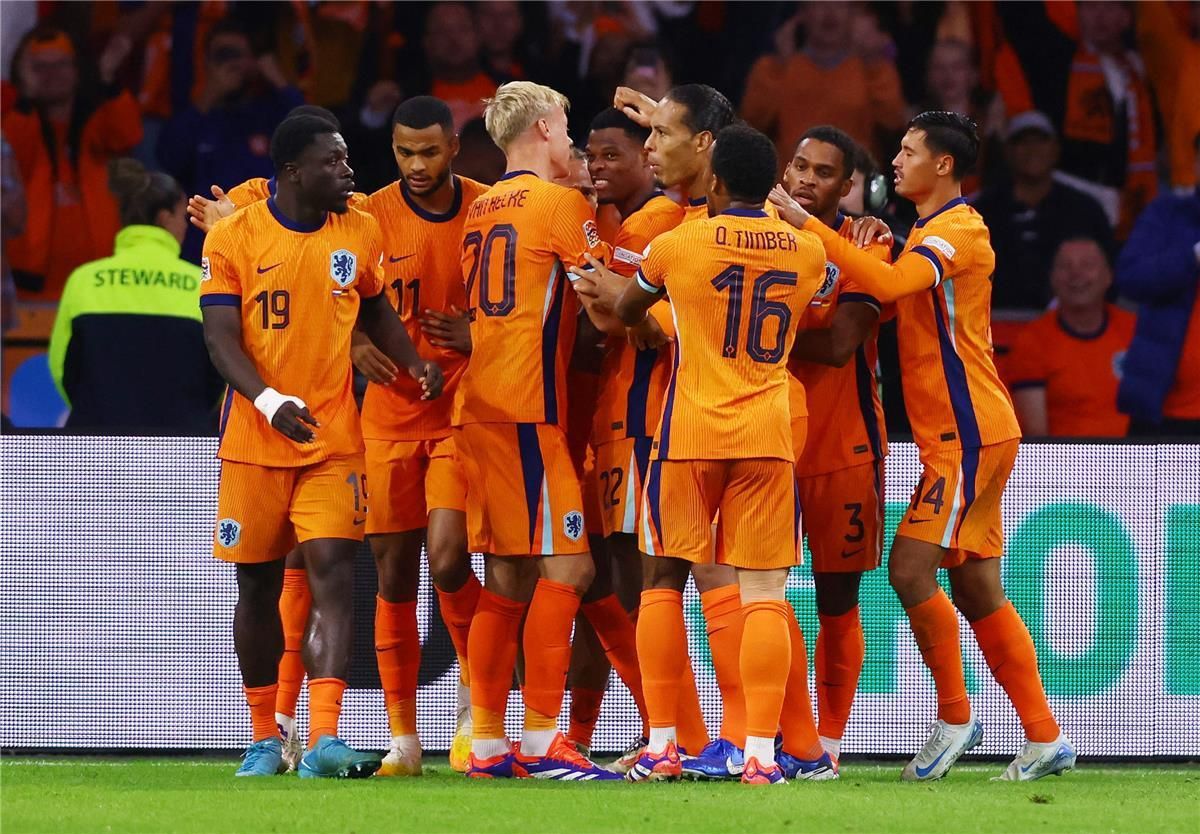 تشكيل هولندا أمام فنلندا في تصفيات كأس العالم.. فان دايك يقود الدفاع