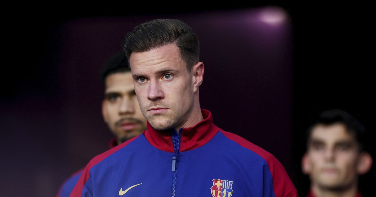 ما هي أسباب النزاع بين برشلونة وحارسه مارك أندريه تير شتيغن؟