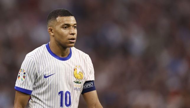 مبابي يختار مرشحه للتتويج بالكرة الذهبية بين ديمبيلي ولامين يامال