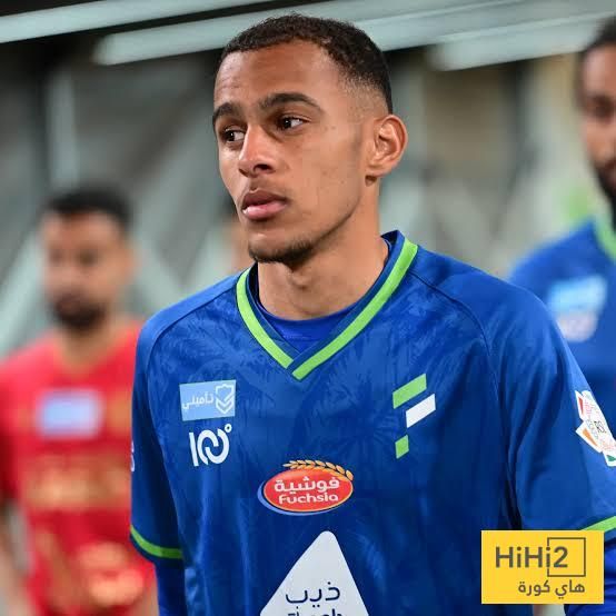 6 عروض قوية تنتظر قرار هدف الاتحاد