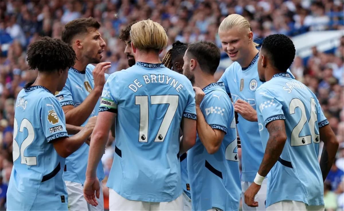 مع اقتراب ضم أوسيمين.. الهلال يخطط للتوقيع مع لاعب مانشستر سيتي