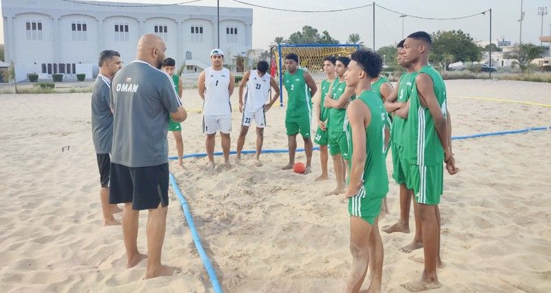 منتخبنا الوطني للناشئين لليد الشاطئية يتوجه اليوم إلى تونس لإقامة معسكر خارجي