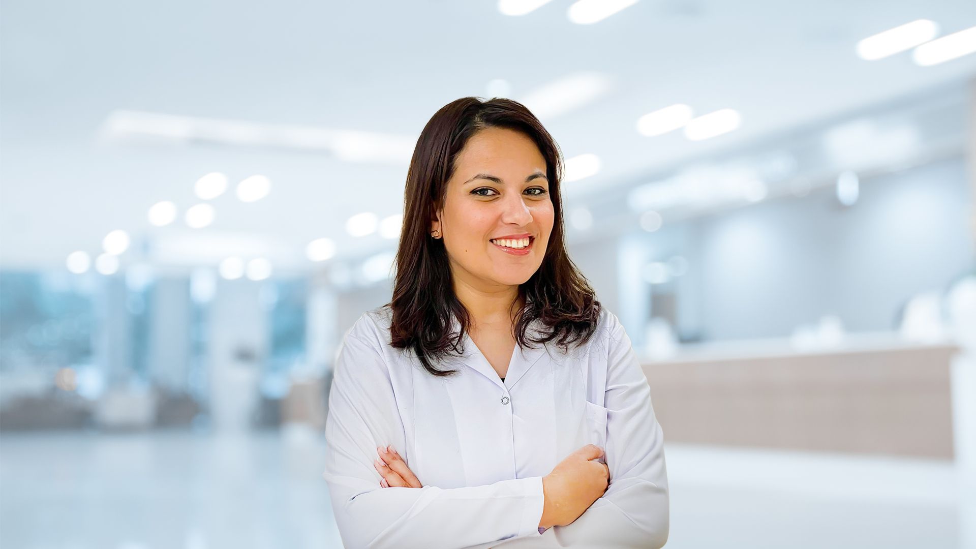 ينبغي أن تبدأ من عمرٍ صغير.. طبيبة أسنان تشرح لـ"دوت الخليج" طرق العناية بالأسنان في مراحل مختلفة من العمر