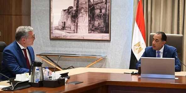 مدبولي يتابع مع وزير البترول خطط دعم الاستثمار وزيادة…