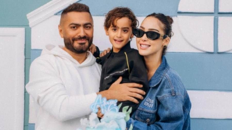 تامر حسني يكشف تطورات حالة ابنه آدم الصحية حرص النجم تامر حسني على طمأنة جمهوره على حالة ابنه آدم الصحية وذلك بعد الوعكة الصحية التي تعرض لها خلال الأي إقرأ المزيد
