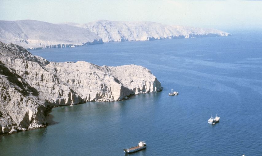 شركات الشحن تتجنب مضيق هرمز مع احتدام الصراع بين إسرائيل…