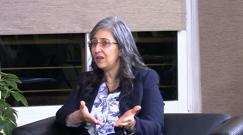 عبير لهيطة: الضربات الإسرائيلية الإيرانية تؤثر سلبا على قطاع…